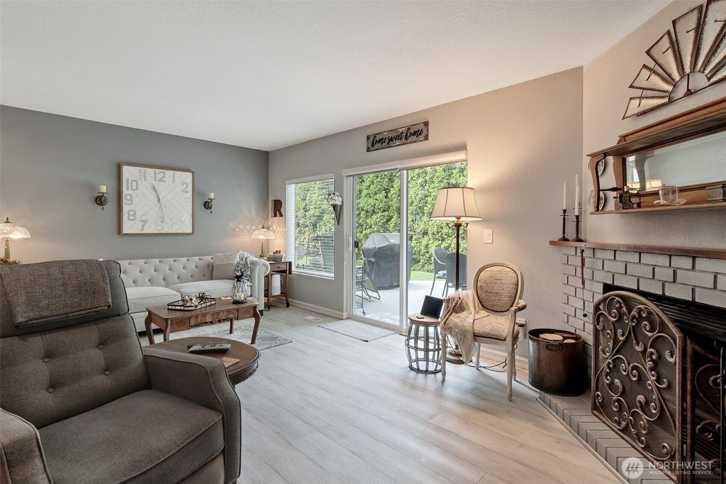 Photo of 805 142nd Place SE #A, Bellevue, WA 98007 (MLS # 2344910)