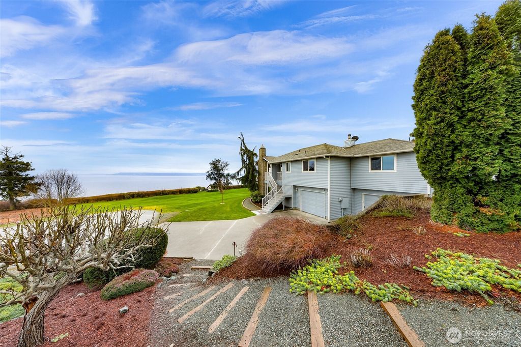 Photo of 1207 Rainier Lane, Oak Harbor, WA 98277 (MLS # 2494251)