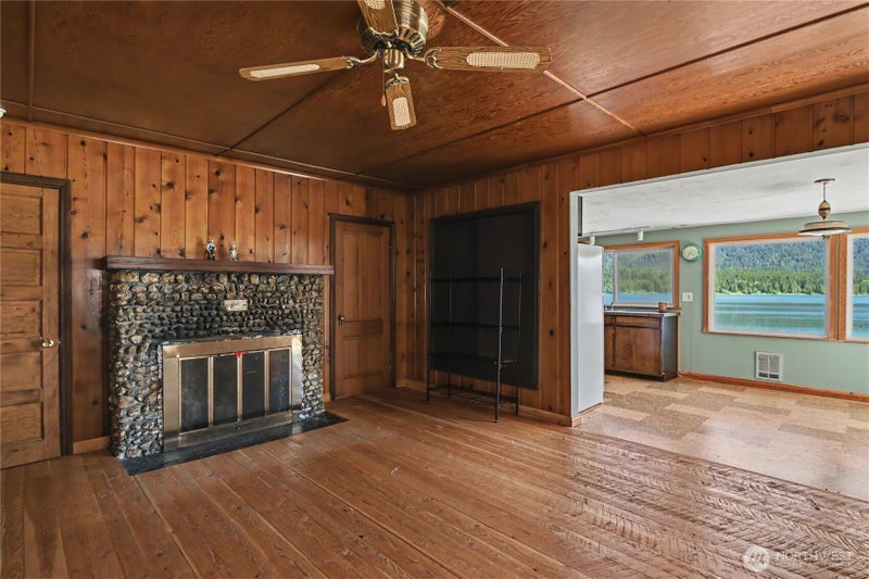 60 Lake Drive N