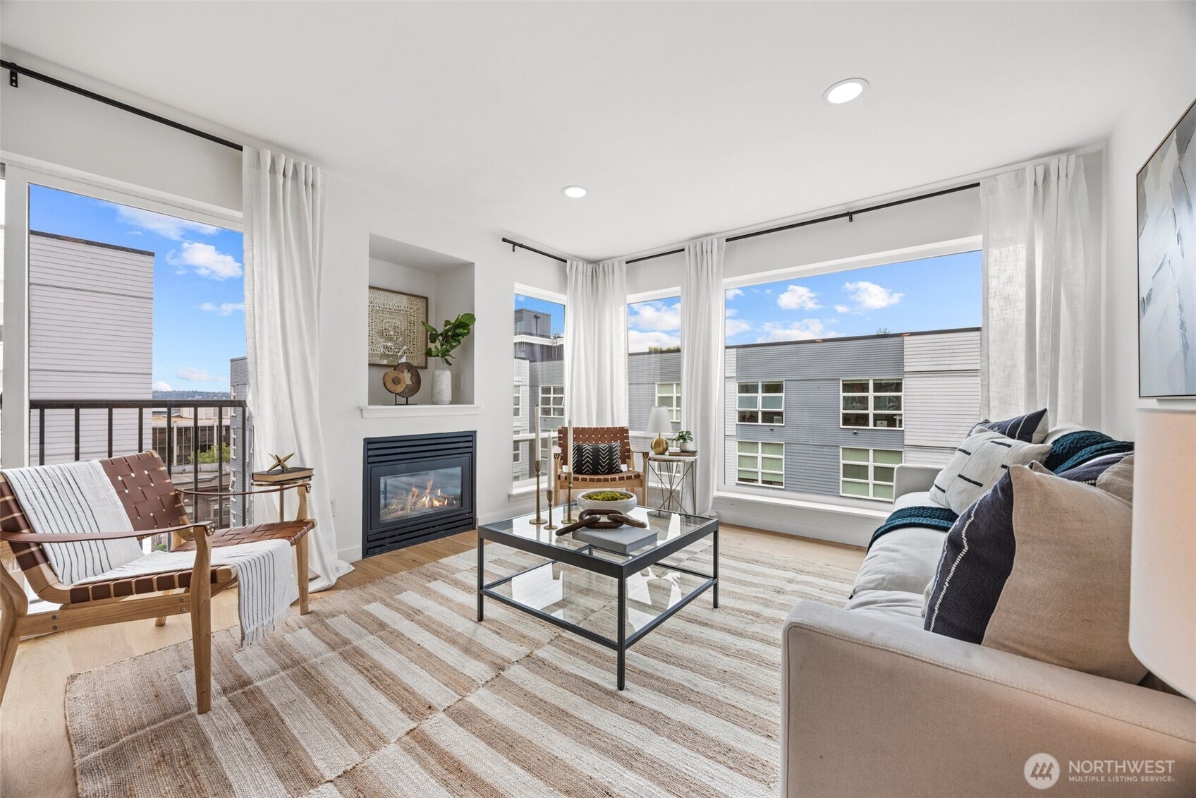 323 Queen Anne Avenue N 502