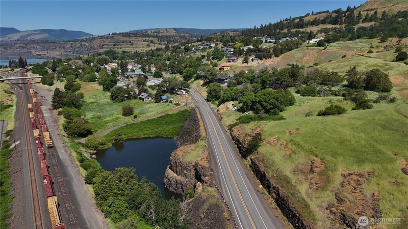212025870 Lewis and Clark Highway