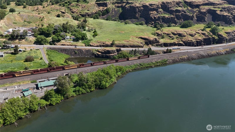 212025870 Lewis and Clark Highway