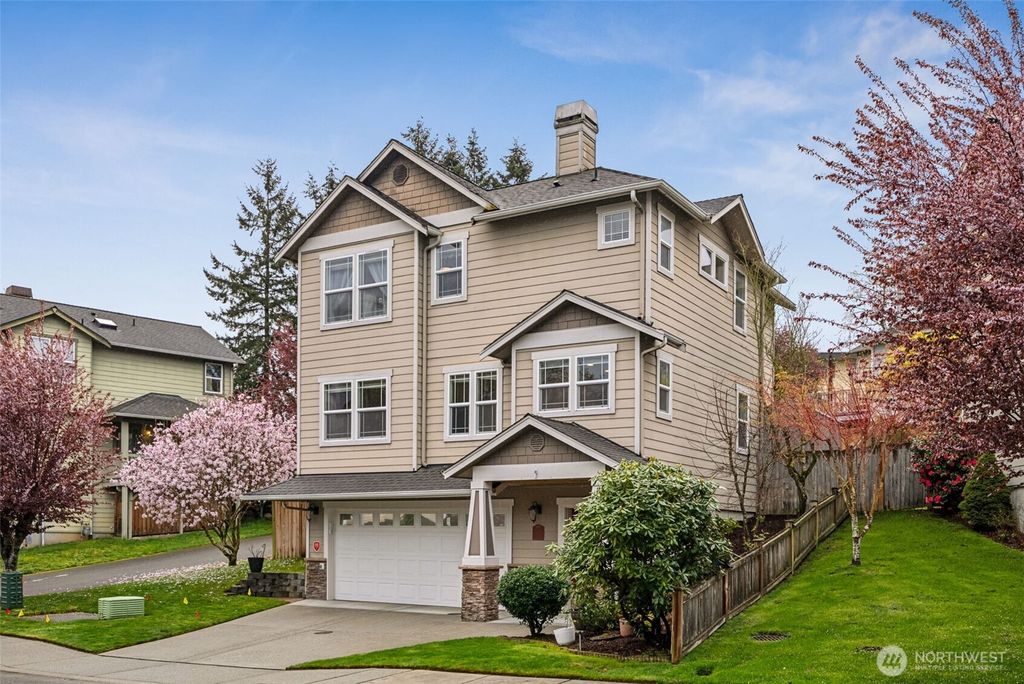 Photo of 432 46th Street SE, Everett, WA 98203 (MLS # 2354018)