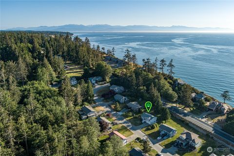 A home in Oak Harbor