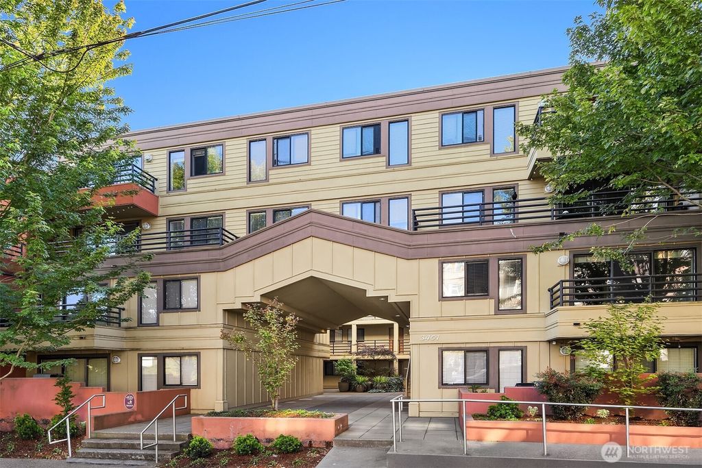 Photo of 3401 Wallingford Avenue N #404, Seattle, WA 98103 (MLS # 2410512)