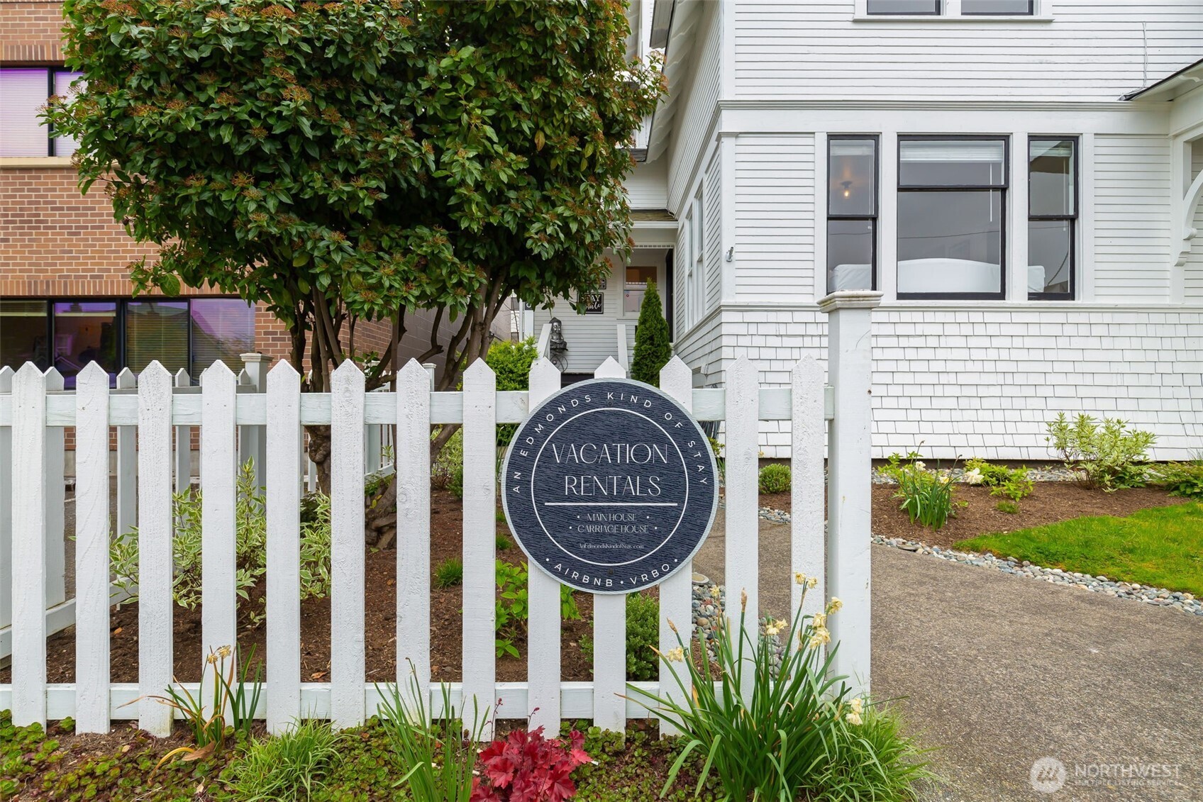 116 4th Avenue N