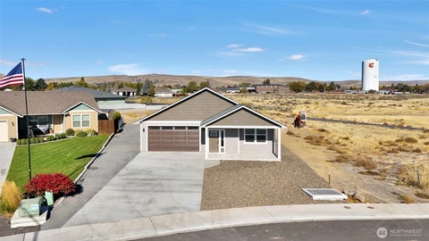 Photo of 21 Parkside Loop SE, Ephrata, WA 98823 (MLS # 2592168)