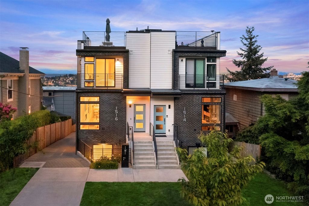 Photo of 1516 Bigelow Avenue N, Seattle, WA 98109 (MLS # 2528424)