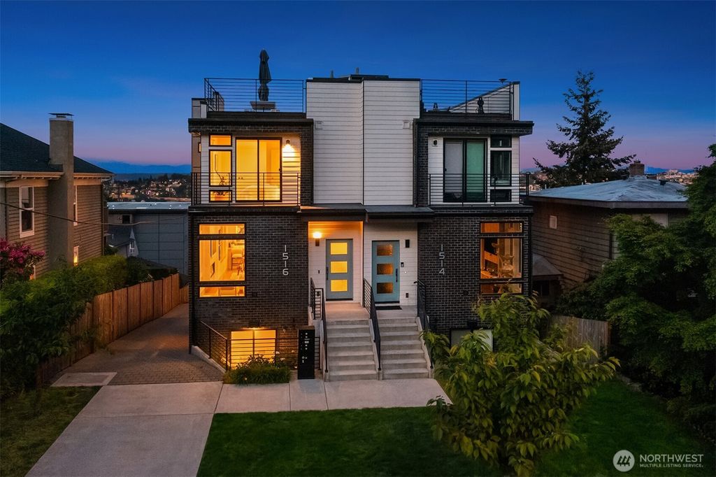 Photo of 1516 Bigelow Avenue N, Seattle, WA 98109 (MLS # 2528424)