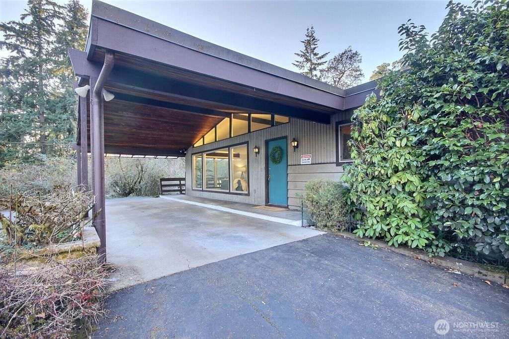 Photo of 926 SW 356th Street, Tacoma, WA 98023 (MLS # 2333584)