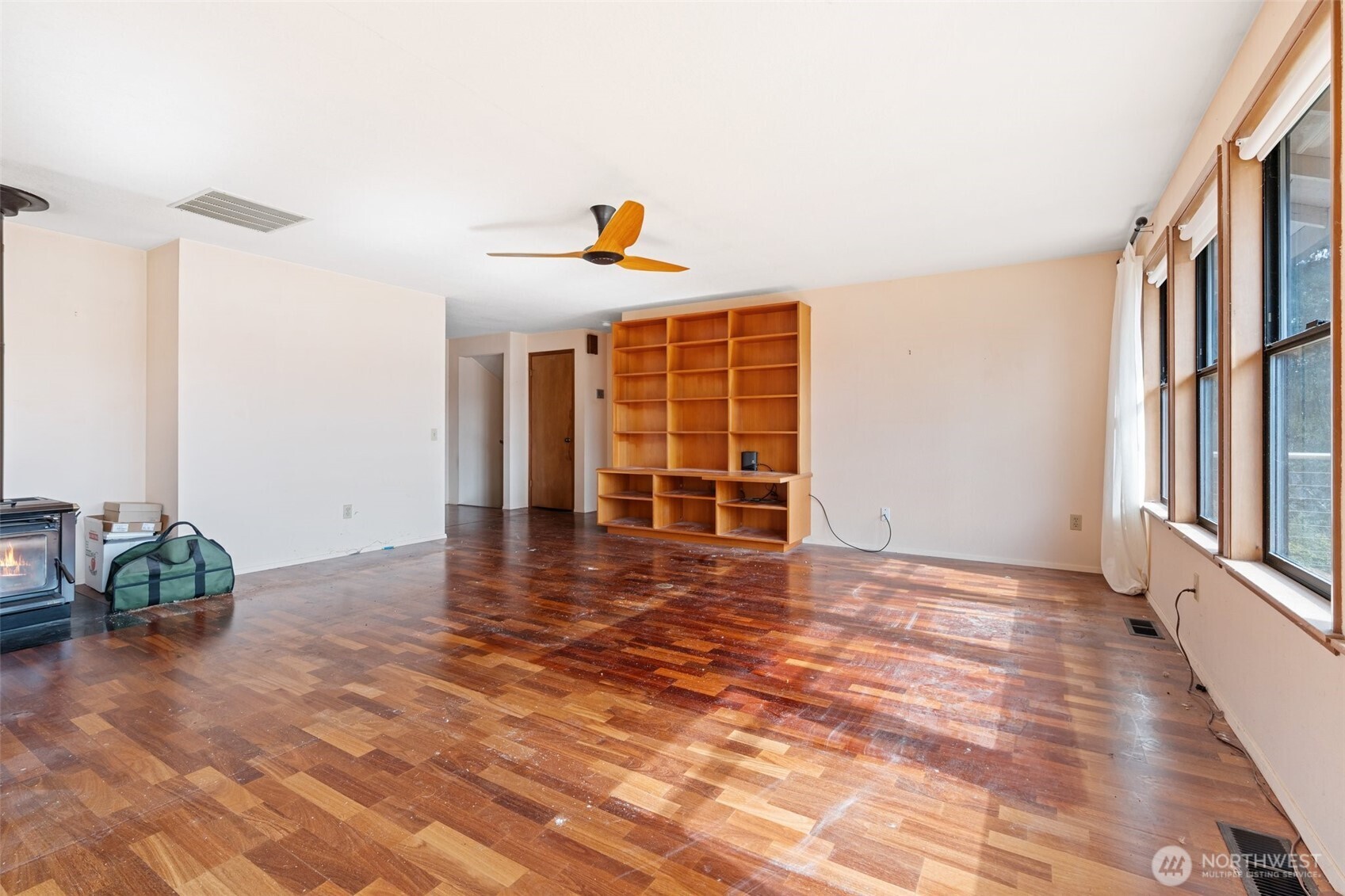 10 N Sharon Ave