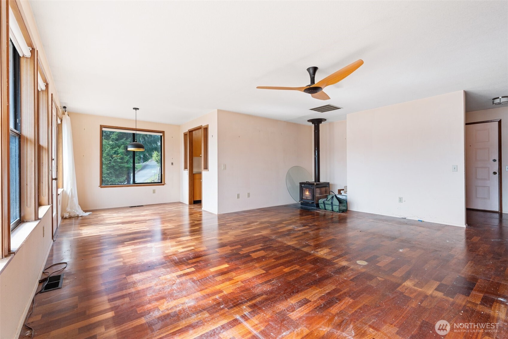 10 N Sharon Ave