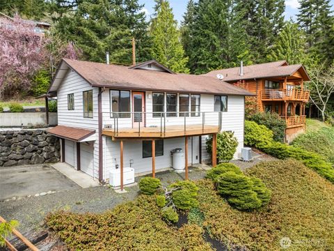 10 N Sharon Ave Hoodsport WA 98548