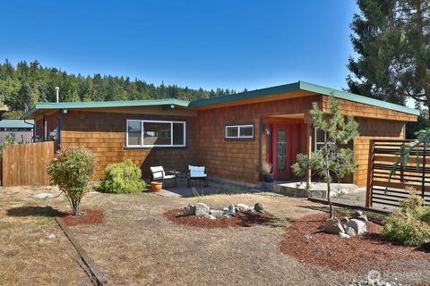 Photo of 8121 Sandy Hook Terrace, Clinton, WA 98236 (MLS # 2419498)