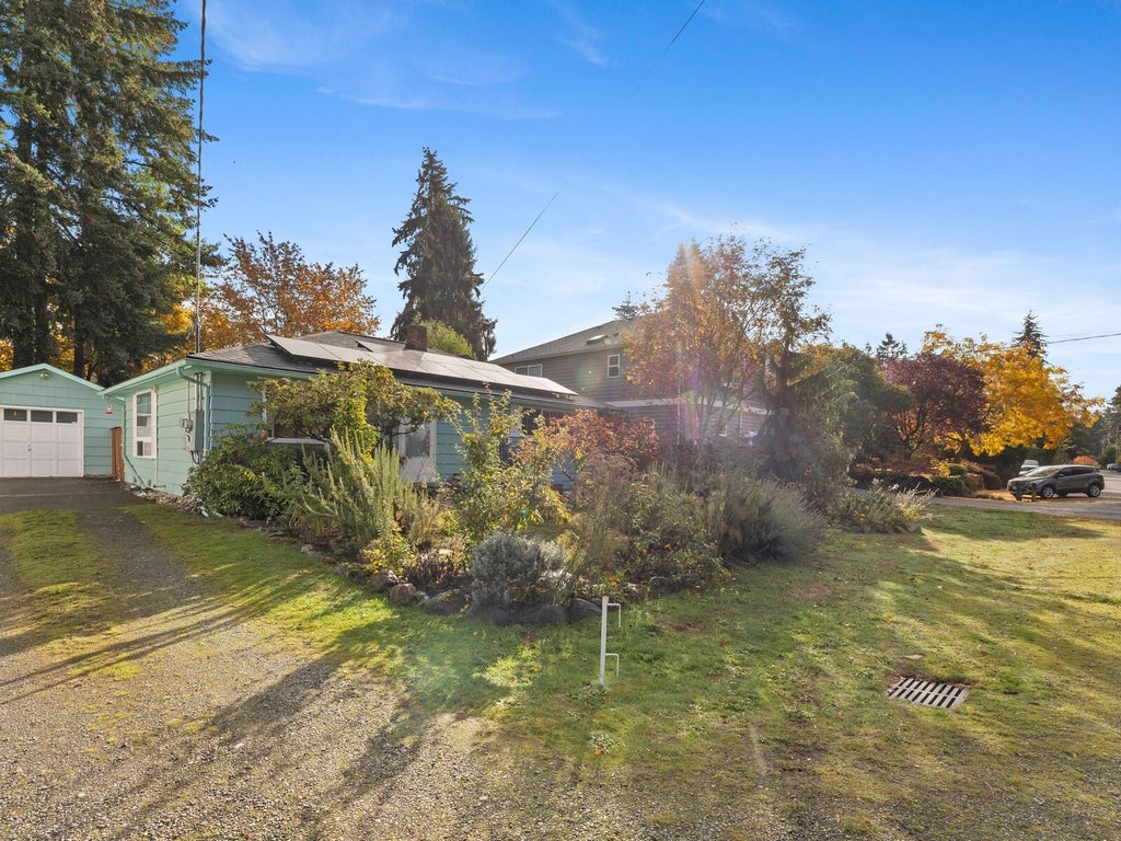 Photo of 15738 Interlake Avenue N, Shoreline, WA 98133 (MLS # 2598183)