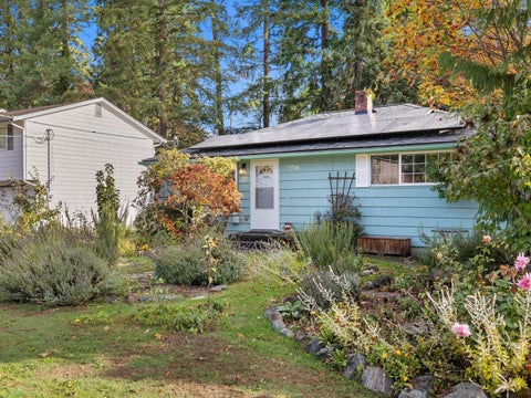 Photo of 15738 Interlake Avenue N, Shoreline, WA 98133 (MLS # 2598183)