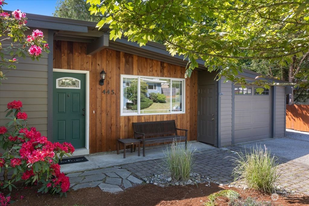 Photo of 445 154th Avenue SE, Bellevue, WA 98007 (MLS # 2239085)