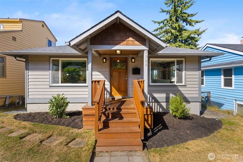 Photo of 7925 15th Avenue SW, Seattle, WA 98106 (MLS # 2580169)
