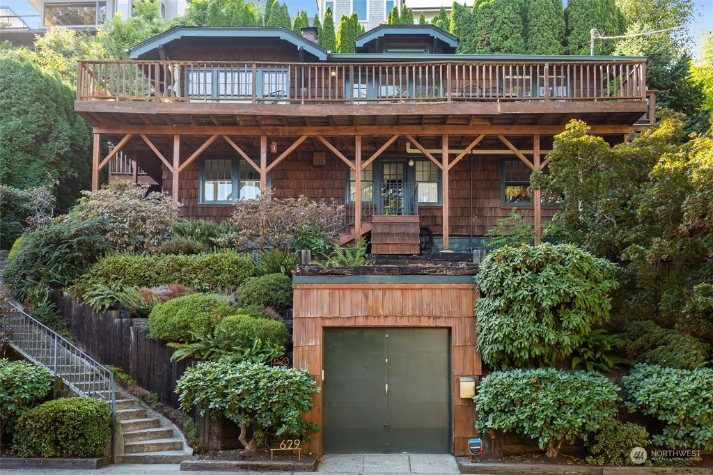 Photo of 629 38th Avenue, Seattle, WA 98122 (MLS # 2158766)
