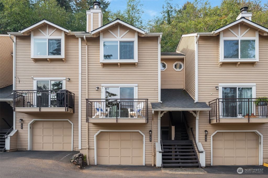 Photo of 12737 NE 170th Lane, Woodinville, WA 98072 (MLS # 2004763)
