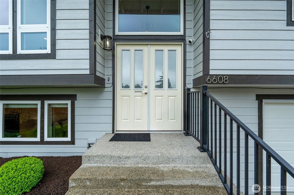 Photo of 6608 56th Place NE, Marysville, WA 98270 (MLS # 2373675)
