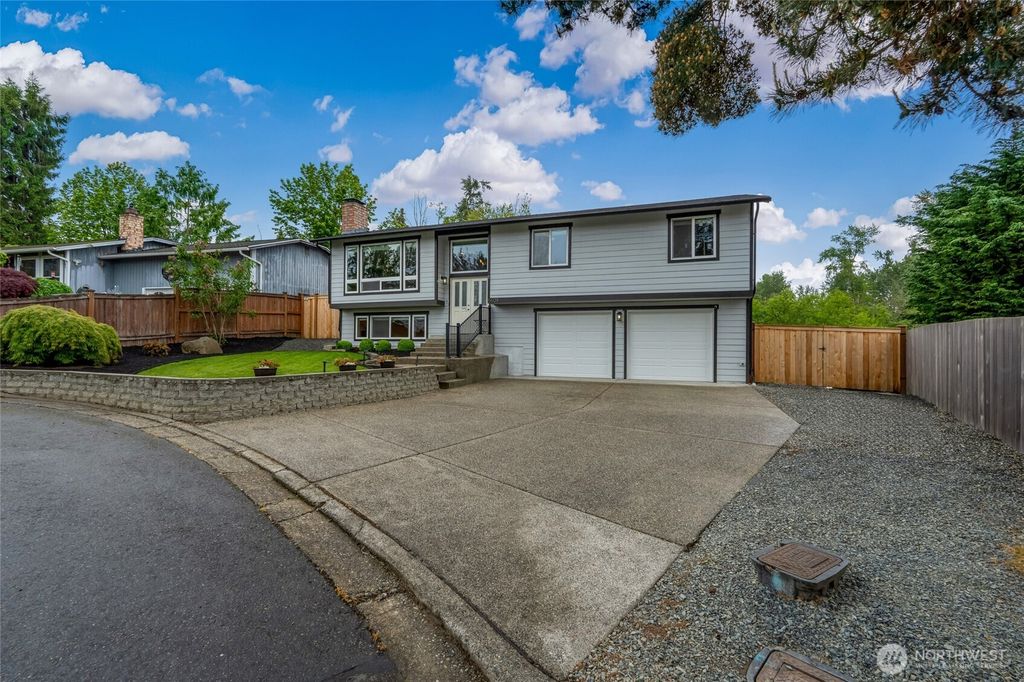Photo of 6608 56th Place NE, Marysville, WA 98270 (MLS # 2373675)