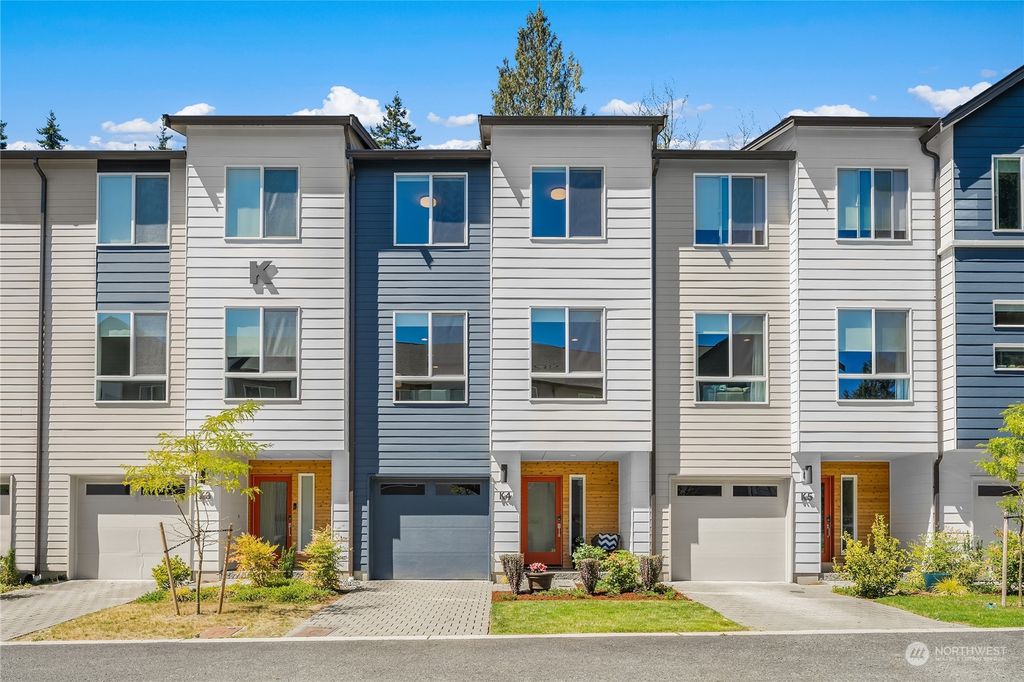 Photo of 13706 Manor Way Way #K4, Lynnwood, WA 98087 (MLS # 2147700)