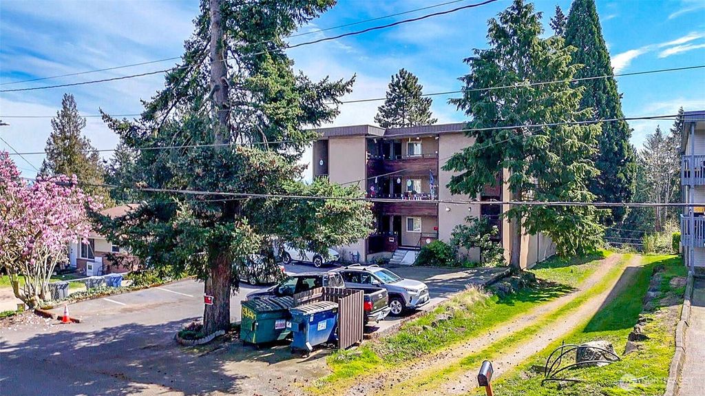 Photo of 439 SW 156th Street, Burien, WA 98166 (MLS # 2430376)