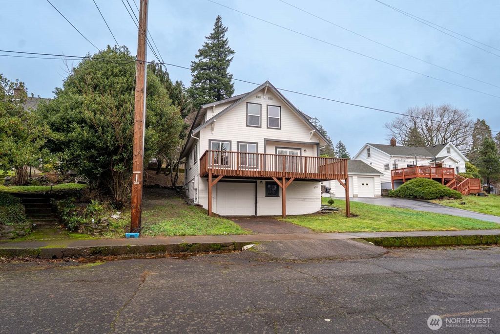 Photo of 403 NW Roselawn Street, Stevenson, WA 98648 (MLS # 2465339)