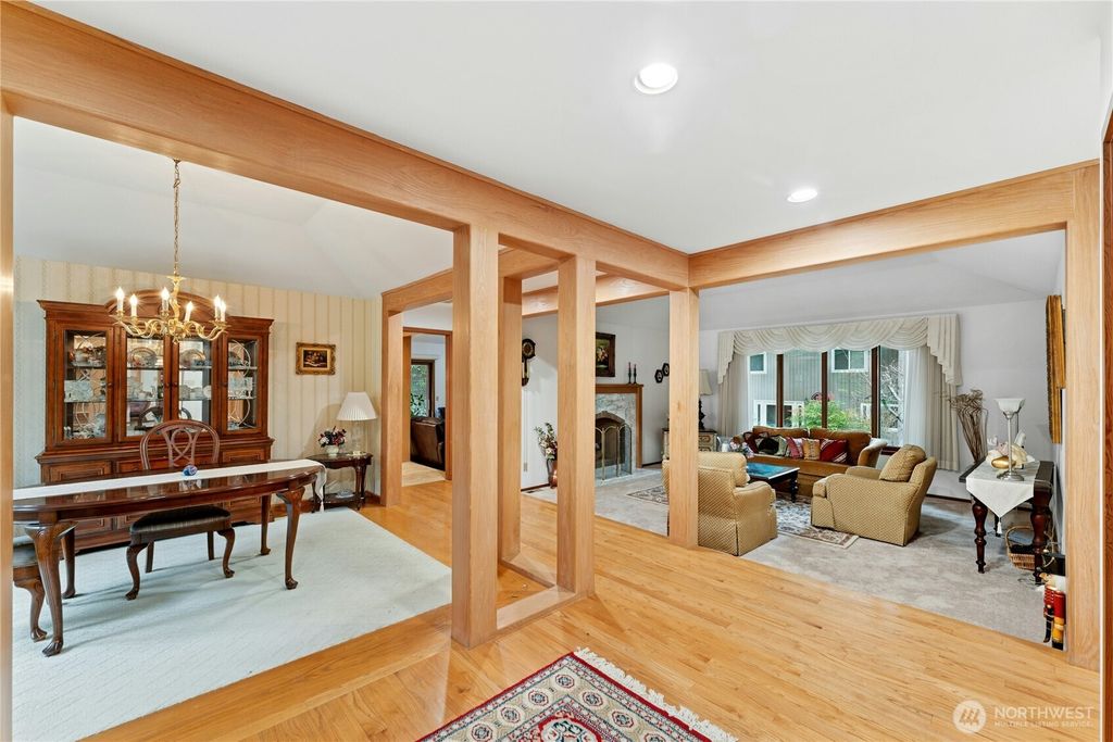 Photo of 21022 NE 32nd Place, Sammamish, WA 98074 (MLS # 2480649)