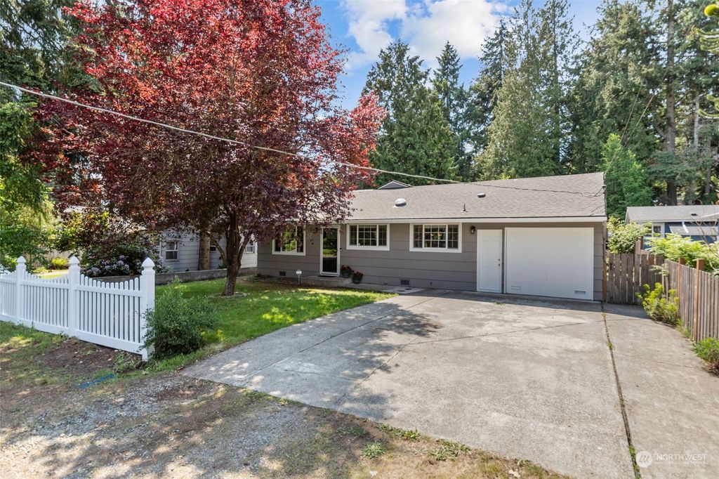 Photo of 16215 11th Avenue NE, Shoreline, WA 98155 (MLS # 2072146)
