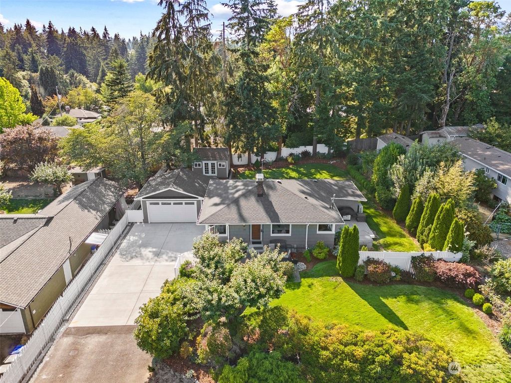 Photo of 16421 11th Avenue SW, Burien, WA 98166 (MLS # 2271975)