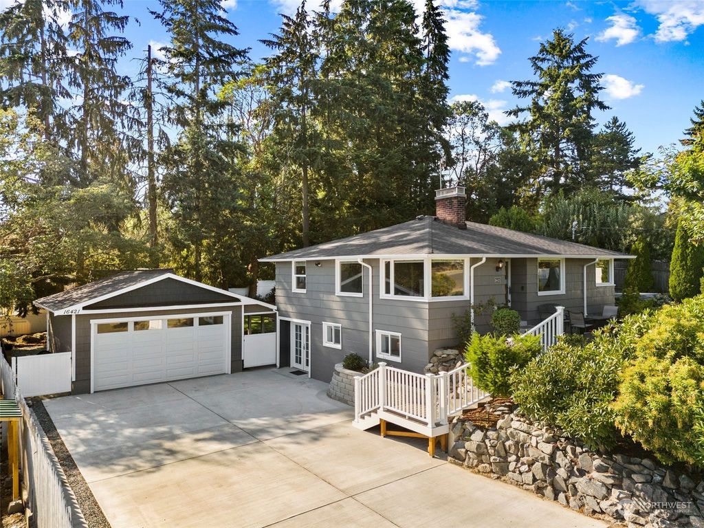 Photo of 16421 11th Avenue SW, Burien, WA 98166 (MLS # 2271975)