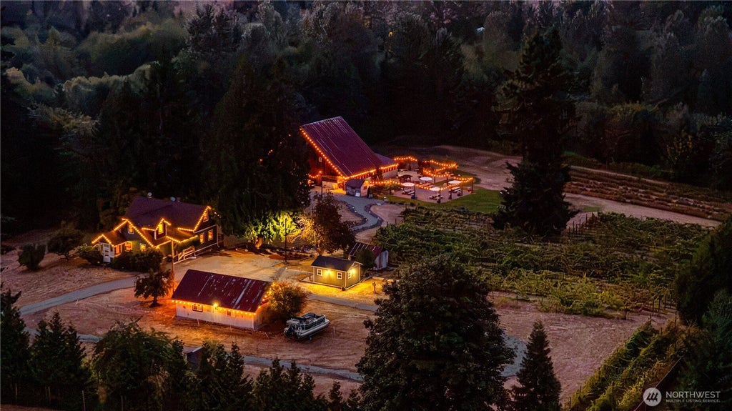 Photo of 1425 210th Avenue E, Lake Tapps, WA 98391 (MLS # 2578185)