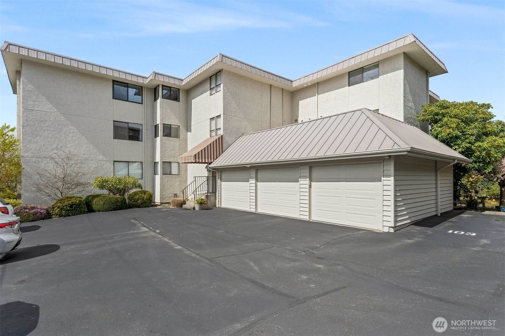 Photo of 217 Alder Street #101, Edmonds, WA 98020 (MLS # 2495088)