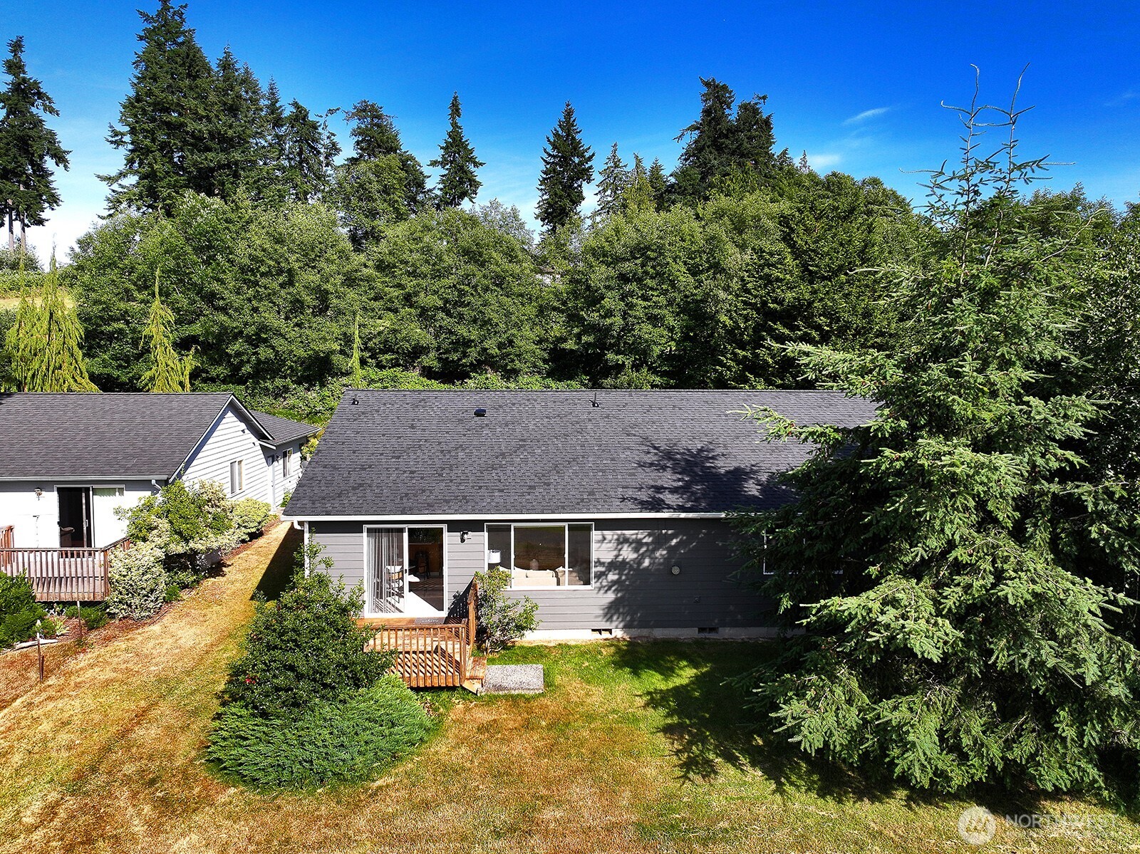 4896 Spinnaker Drive