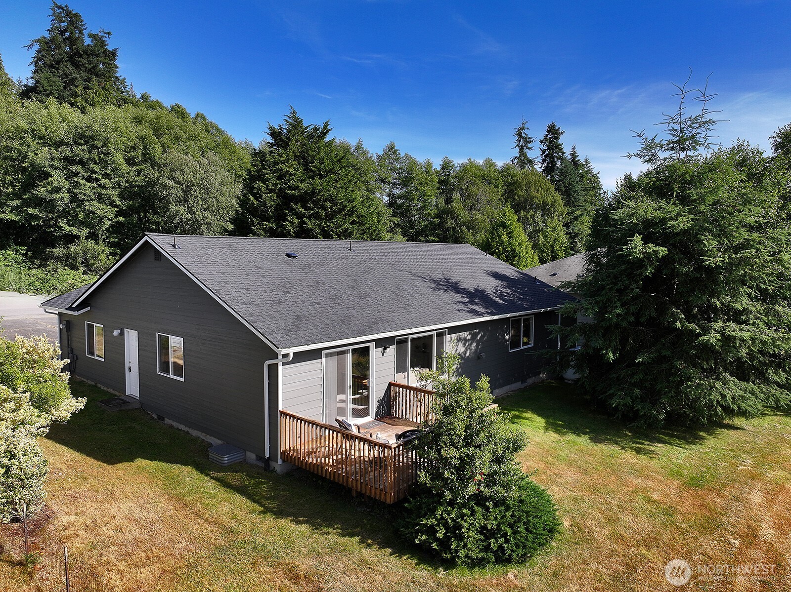 4896 Spinnaker Drive