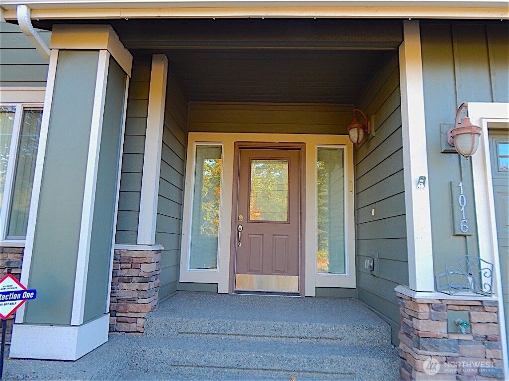 Photo of 1016 Lawton Road, Lynnwood, WA 98036 (MLS # 2467087)