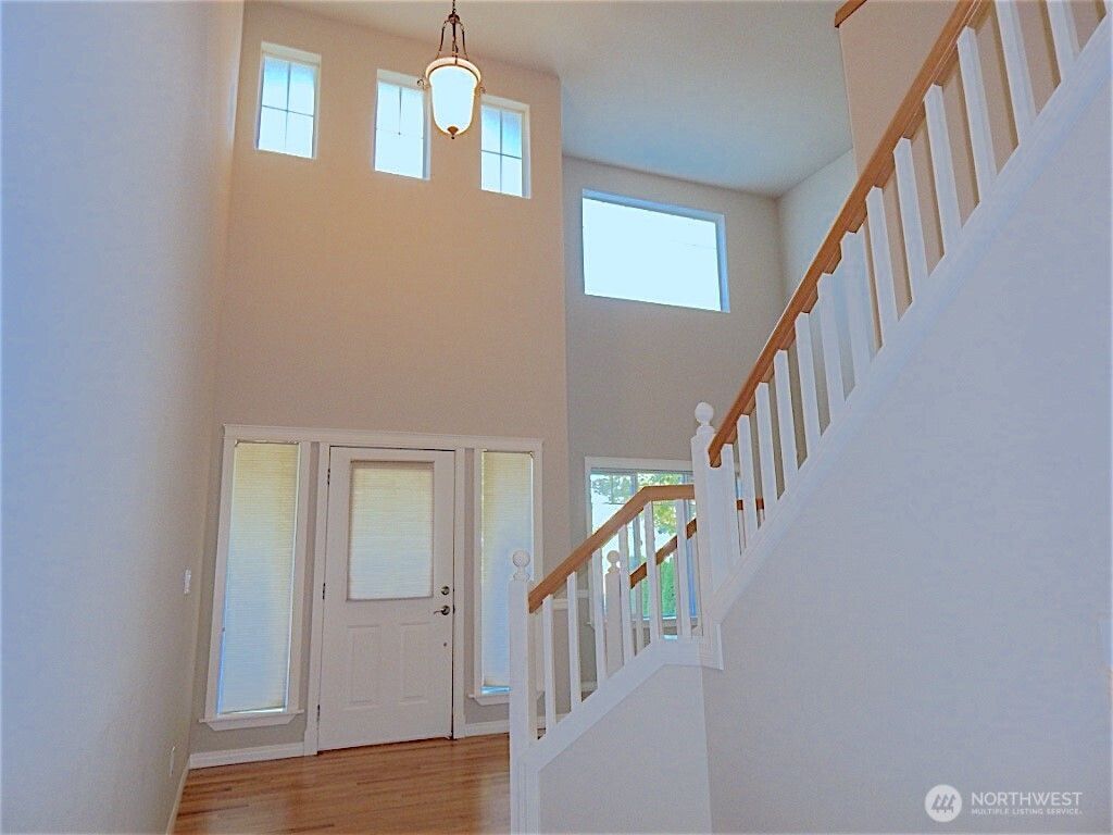 Photo of 1016 Lawton Road, Lynnwood, WA 98036 (MLS # 2467087)