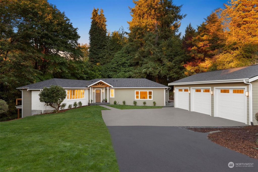 Photo of 17601 12th Place SW, Normandy Park, WA 98166 (MLS # 2171955)