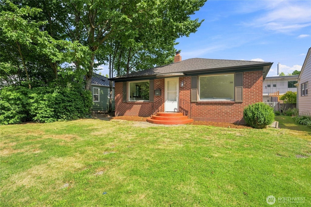 Photo of 2216 Elizabeth Street, Bellingham, WA 98225 (MLS # 2579643)