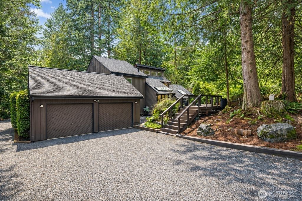 Photo of 15457 256th Avenue SE, Issaquah, WA 98027 (MLS # 2490457)