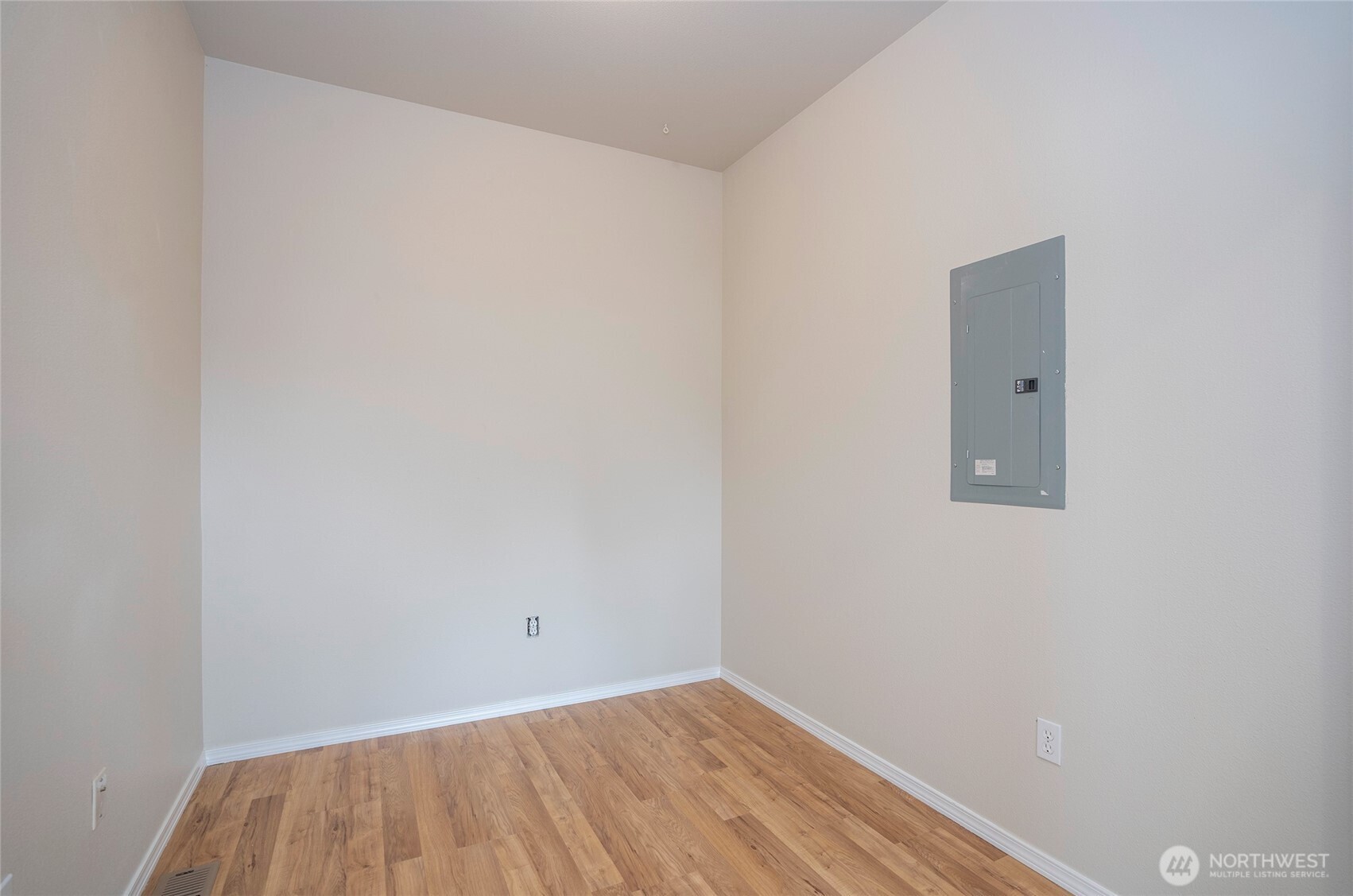305 Calistoga Street E