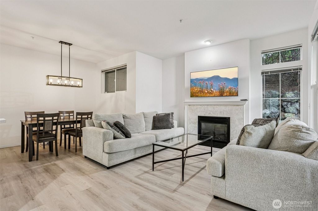 Photo of 23760 SE 52nd Lane #14-1, Issaquah, WA 98029 (MLS # 2491782)