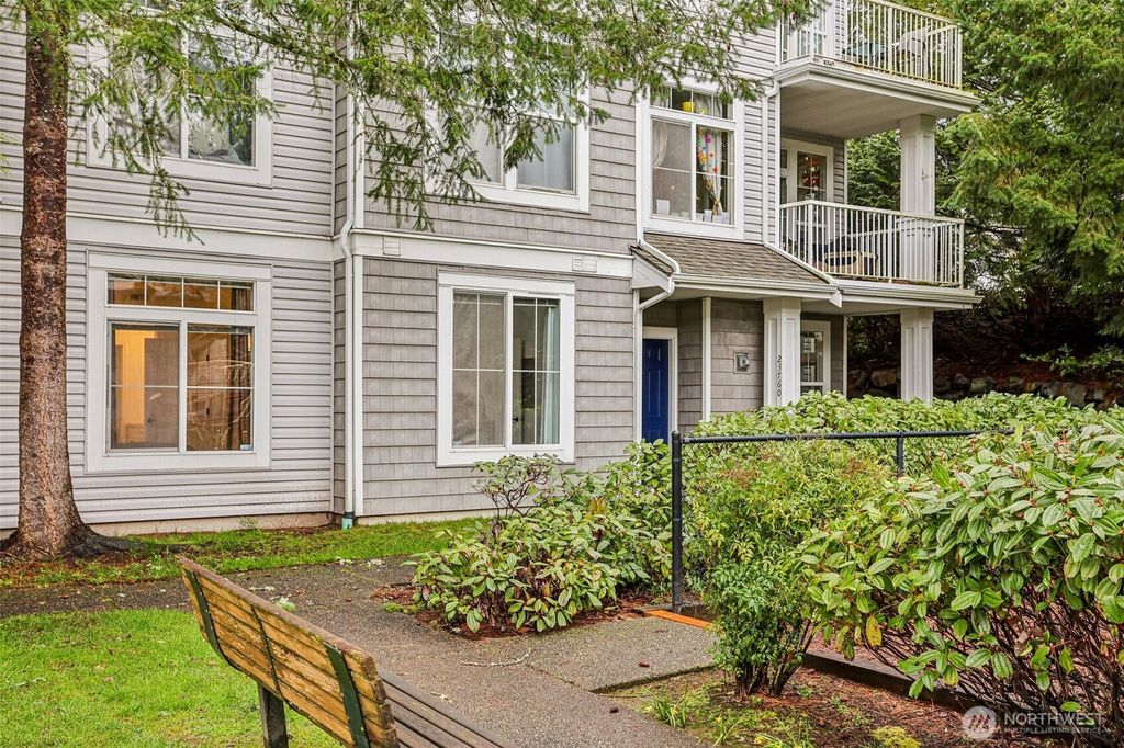 Photo of 23760 SE 52nd Lane #14-1, Issaquah, WA 98029 (MLS # 2491782)