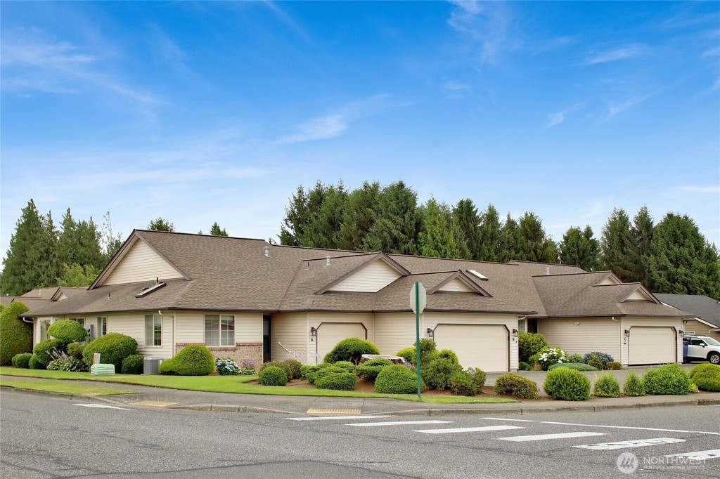 Photo of 714 19th Street #A, Lynden, WA 98264 (MLS # 2548352)