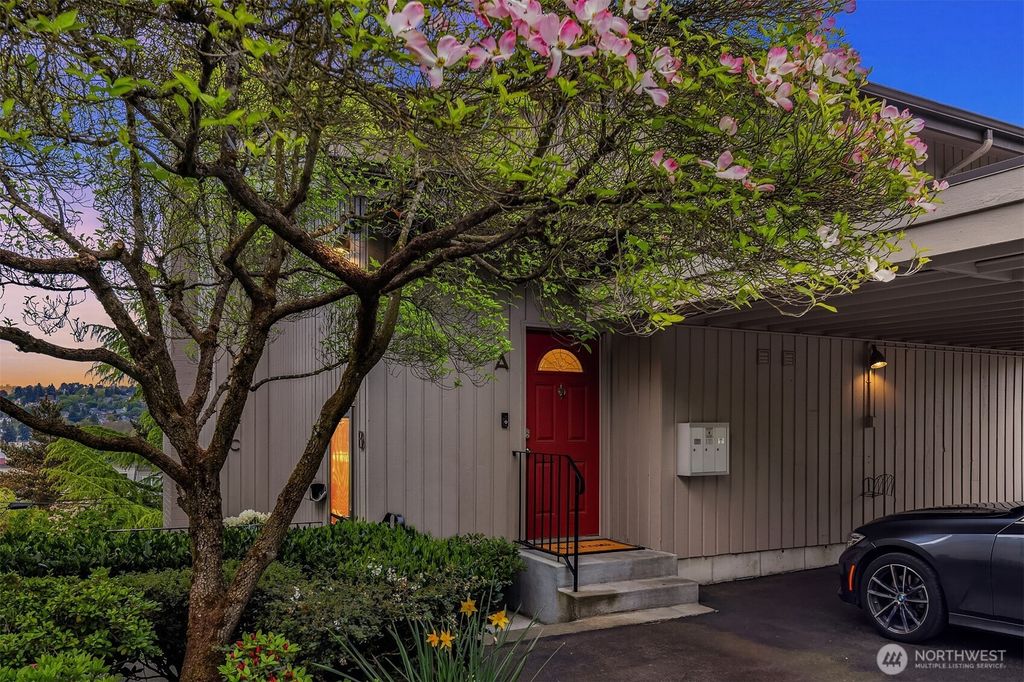 Photo of 936 W Emerson Street #A, Seattle, WA 98119 (MLS # 2514917)