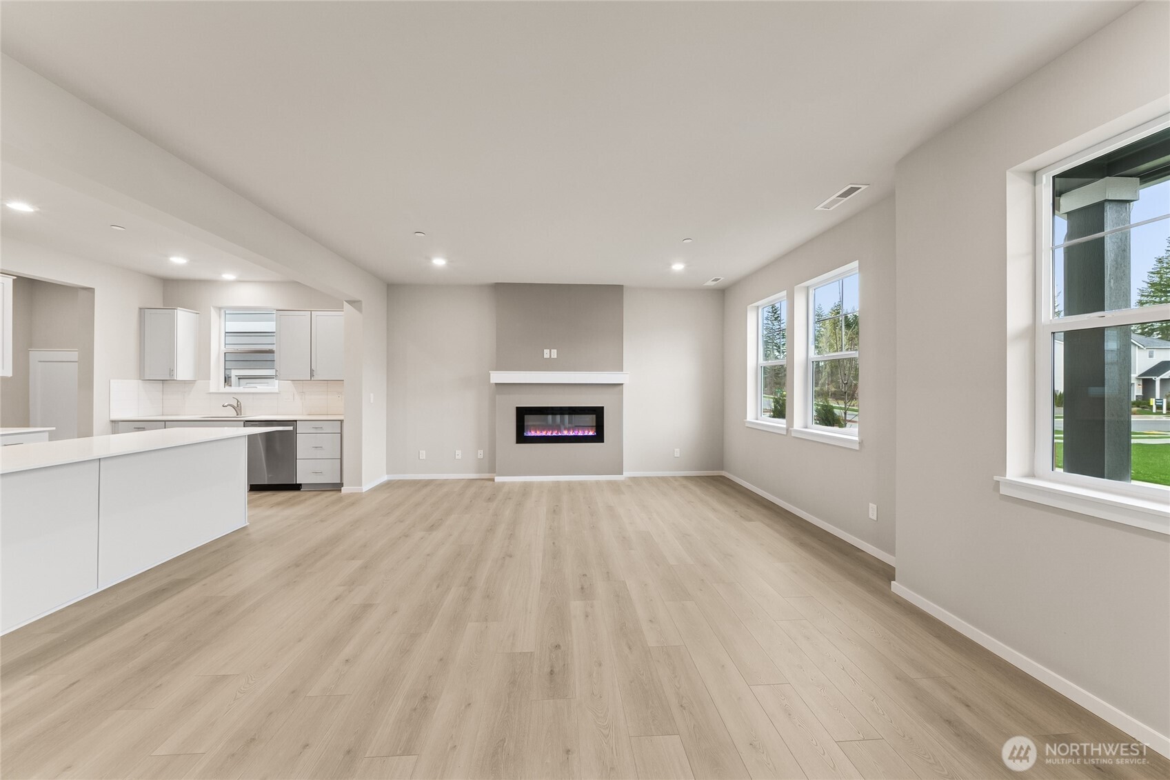 14929 202nd Avenue E 696