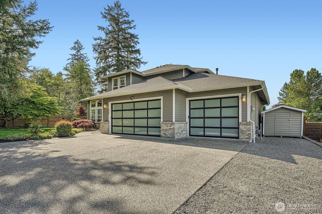 Photo of 922 Chelan Avenue NE, Renton, WA 98059 (MLS # 2395636)