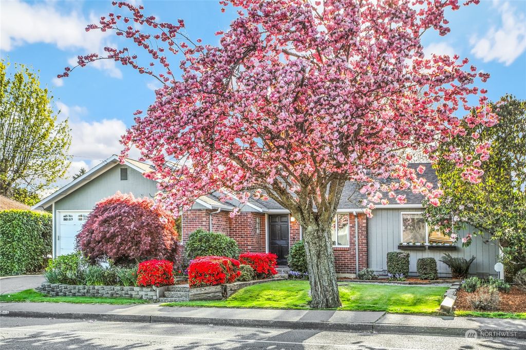 Photo of 11503 26th Avenue SW, Seattle, WA 98146 (MLS # 2224502)